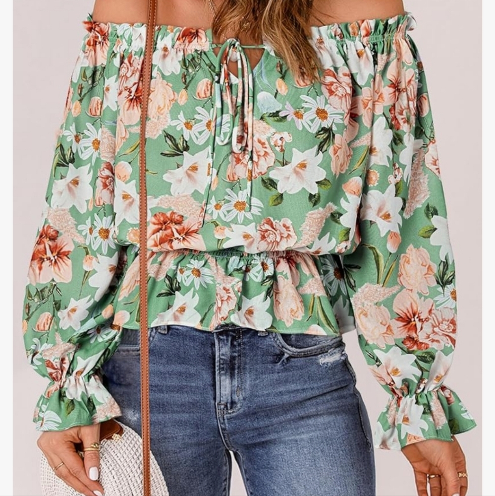 Nwot blencot floral blouse